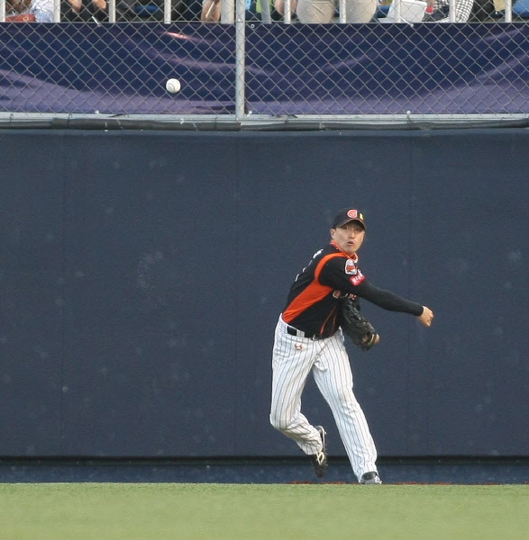 손아섭 선수의 수비모습